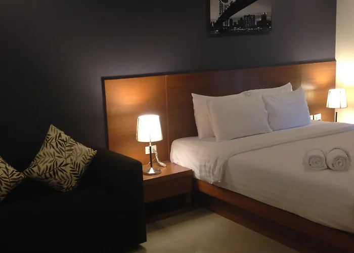 Pannapat Place Hotel 3*